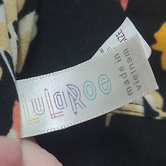 LuLaRoe floral leggings One Size - Picture 4 of 7